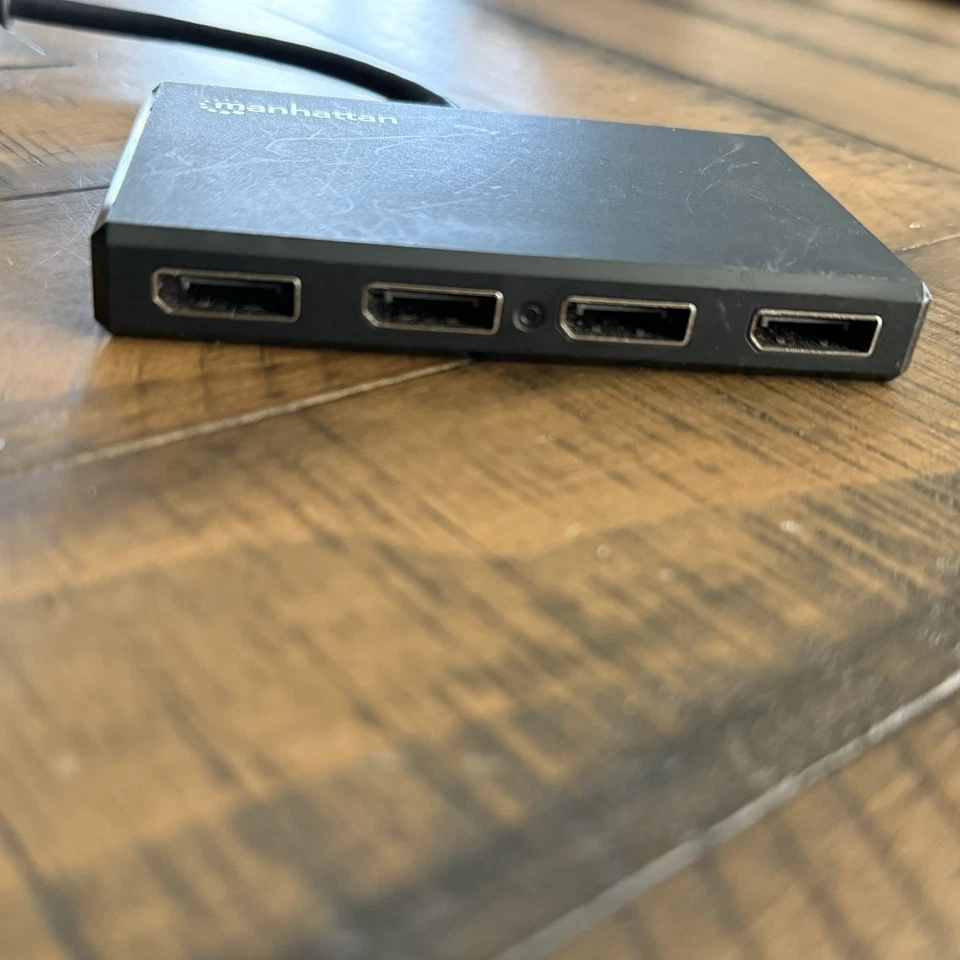 Manhattan 1 Display Port To 4 Display Port Model 207737 - Image 2 of 4