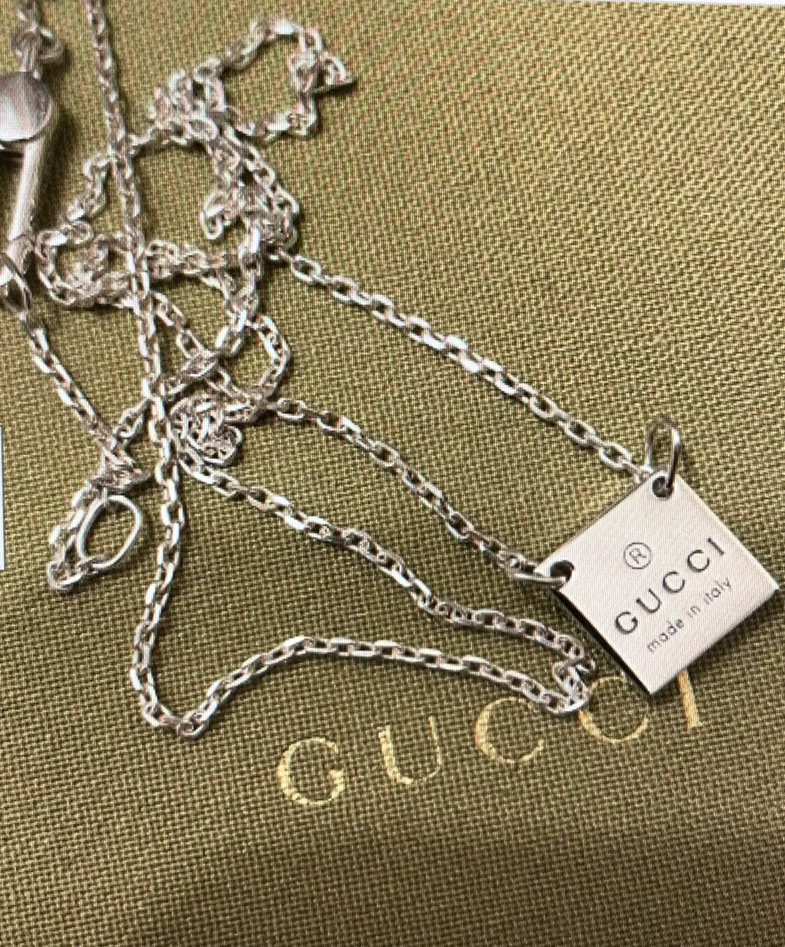Gucci Collier Pendentif Logo Carré Argent 925 Bijou Unisexe Made in Italy Neuf