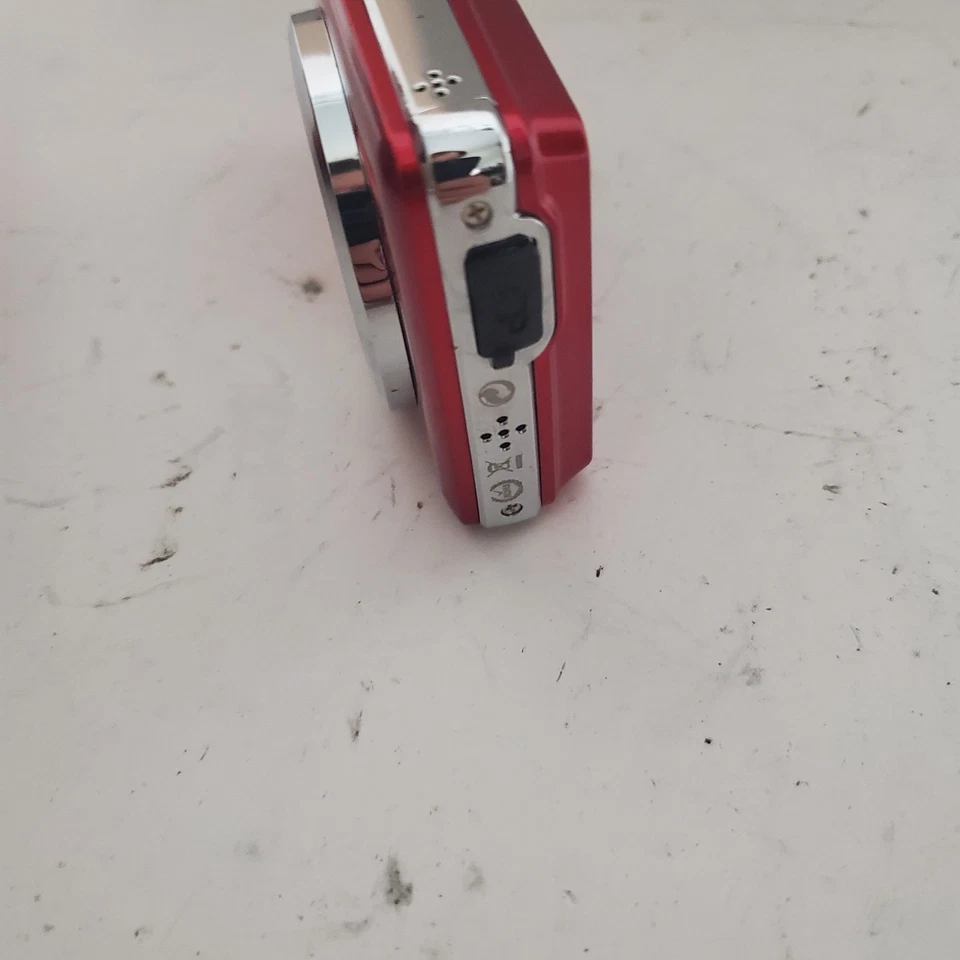 Polaroid iEX29 18MP Optical Zoom Digital Camera - Red - FOR PARTS - Image 3 of 4