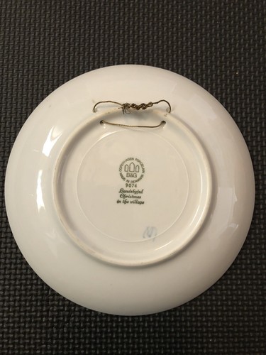 Vintage 1974 Grande Porcelain of Copenhagen First Edition Landsbyjul Christmas - Picture 2 of 3
