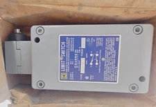 Square D Model: CR53G Limit Switch, Mechanical Turret Head