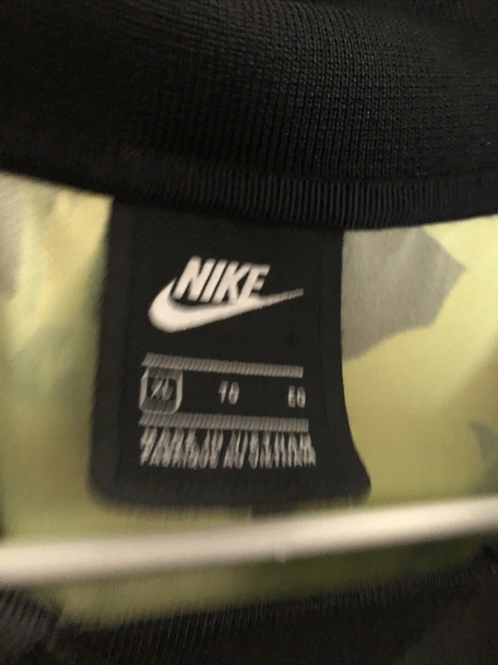 Camiseta de fútbol Nike NSW 08 floral hawaiana polo para hombre talla XL negra verde Foto 3 de 4