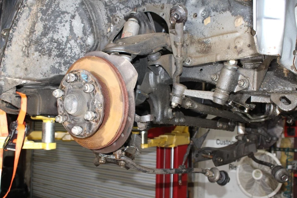 Conjunto de suspensión delantera izquierda conductor Mazda B-2600 87-93 Foto 3 de 4