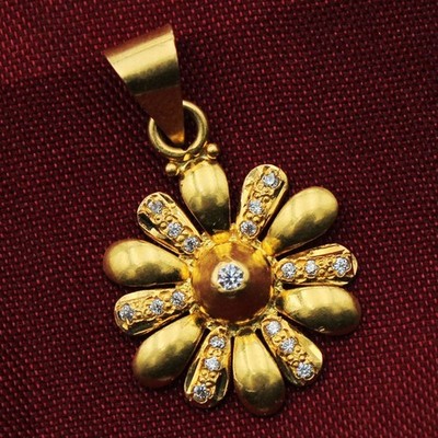 22 Carat Dazzling Gold Religious Pendant 2.7cm 1.55g Promise Necklace
