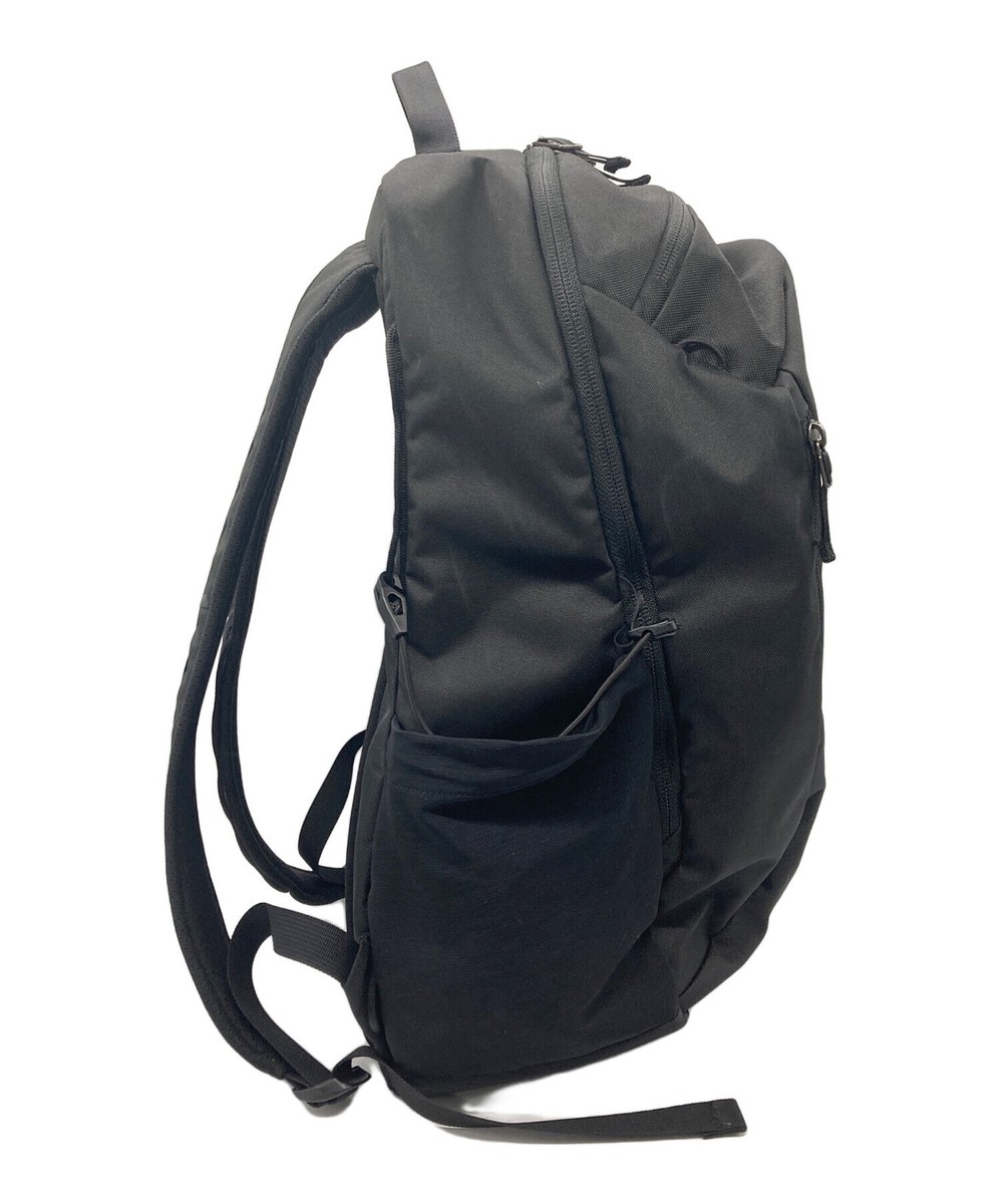 Arc'teryx Mantis 26 ブラック バックパック Shop Mantis 26 Backpack S25 - Black X - One Size | Bivouac