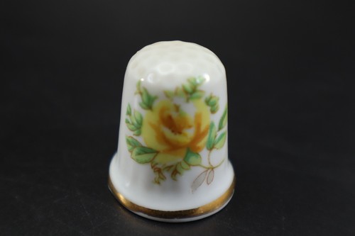 Bone China THIMBLES Set of 3 White with Flowers Sewing Collectibles Vintage - Picture 5 of 8