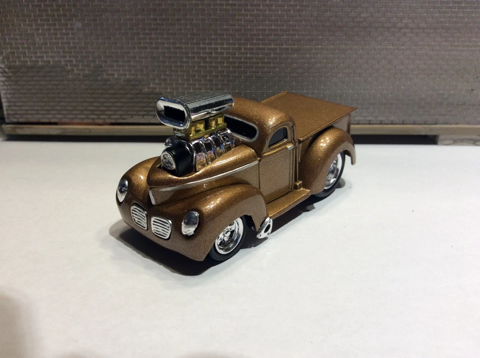 MUSCLE MACHINES 1940 40 WILLYS PICKUP TRUCK LIMITED EDITION -- 1/64 DIECAST - - Image 4 of 4