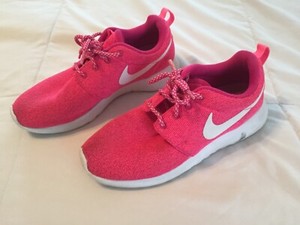 pink nike roshe shoes women's