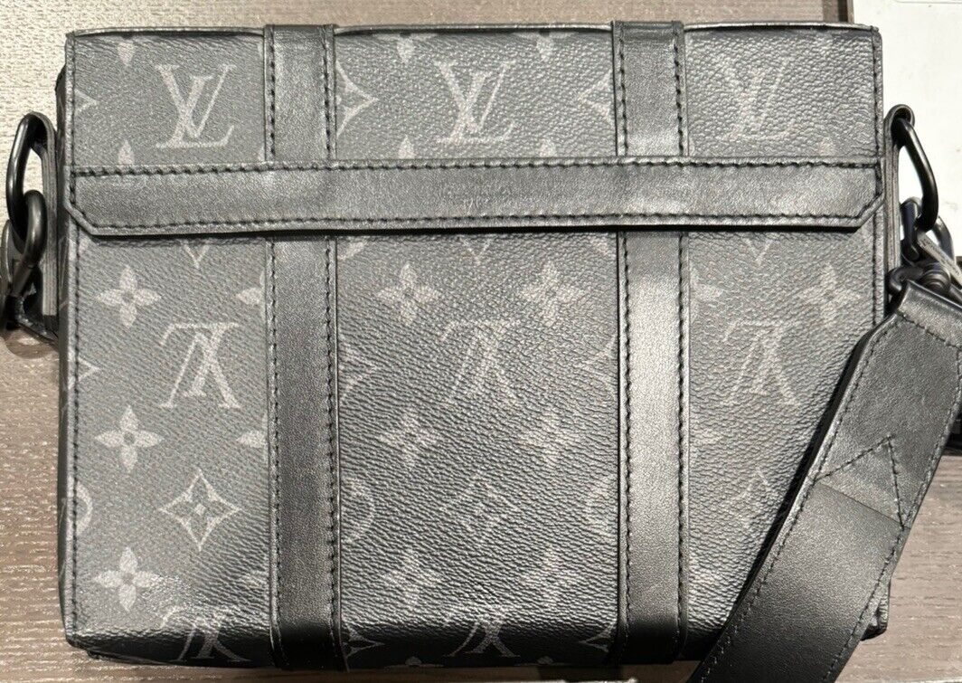 Louis Vuitton Black Trunk Messenger Monogram Eclipse M45727 Louis Vuitton Black Trunk Messenger Monogram Eclipse M45727