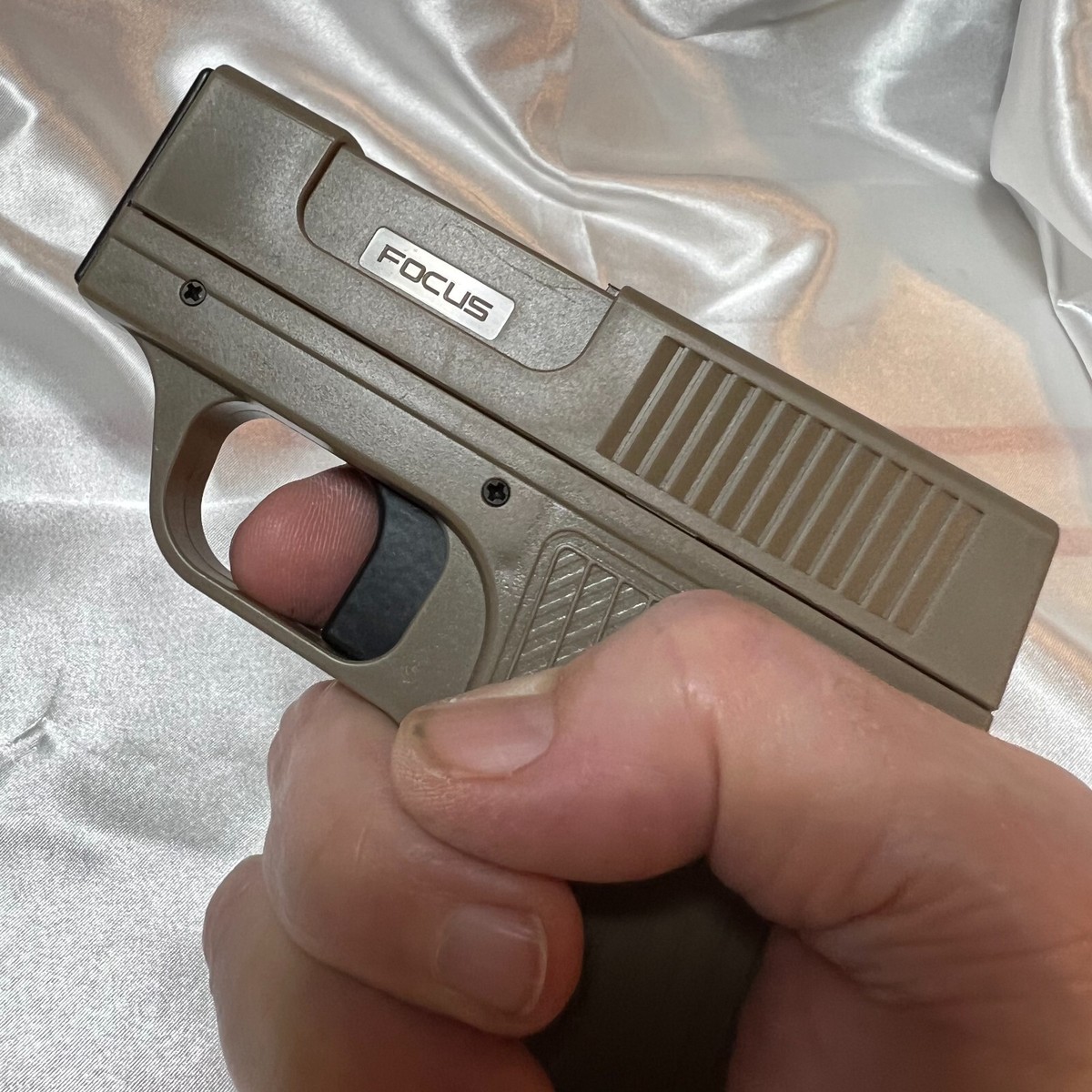 🔥 Pistol/Gun-Shaped Lighter & Hidden Cigarette Case Holds 10 Cigarettes  **USA**