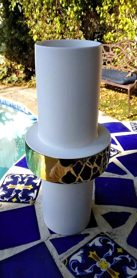 Elegante jarrón de cerámica portuguesa de anillo medio galvanizado dorado Global Views Foto 3 de 4