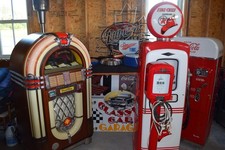 Vintage Coca Cola Vending Machines,Wurlitzer Jukebox,Gas Pump,Air pump,Neon Sign