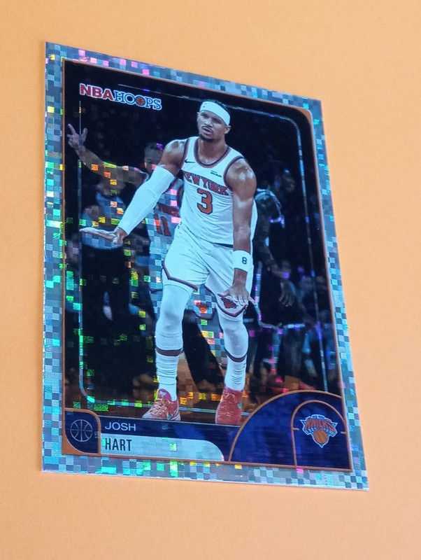 2025-26 NBA Hoops Pixel Burst Parallel Josh Hart #124