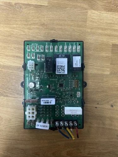 Honeywell ST9120U1011 Electronic Fan Timer Furnace Control Board