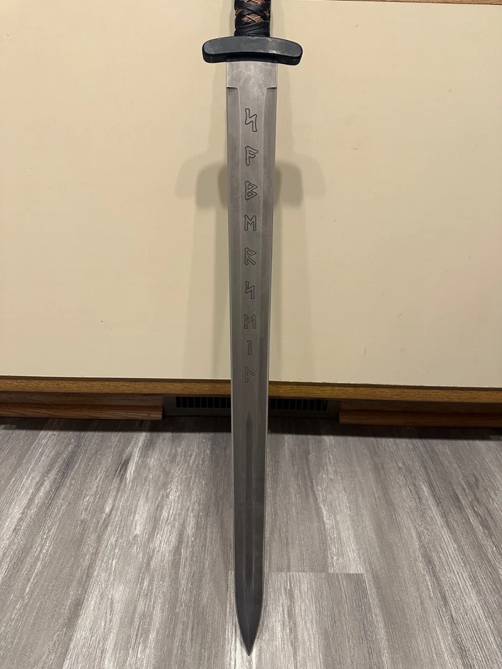 Viking Rune 剑 – 战斗就绪 – 银丝手柄和锤子圆头  — 第 3/4 张图片