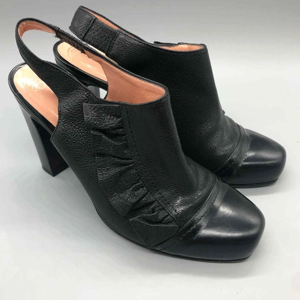 Botines Nanette Lepore con volantes talla 7,5 Foto 2 de 4