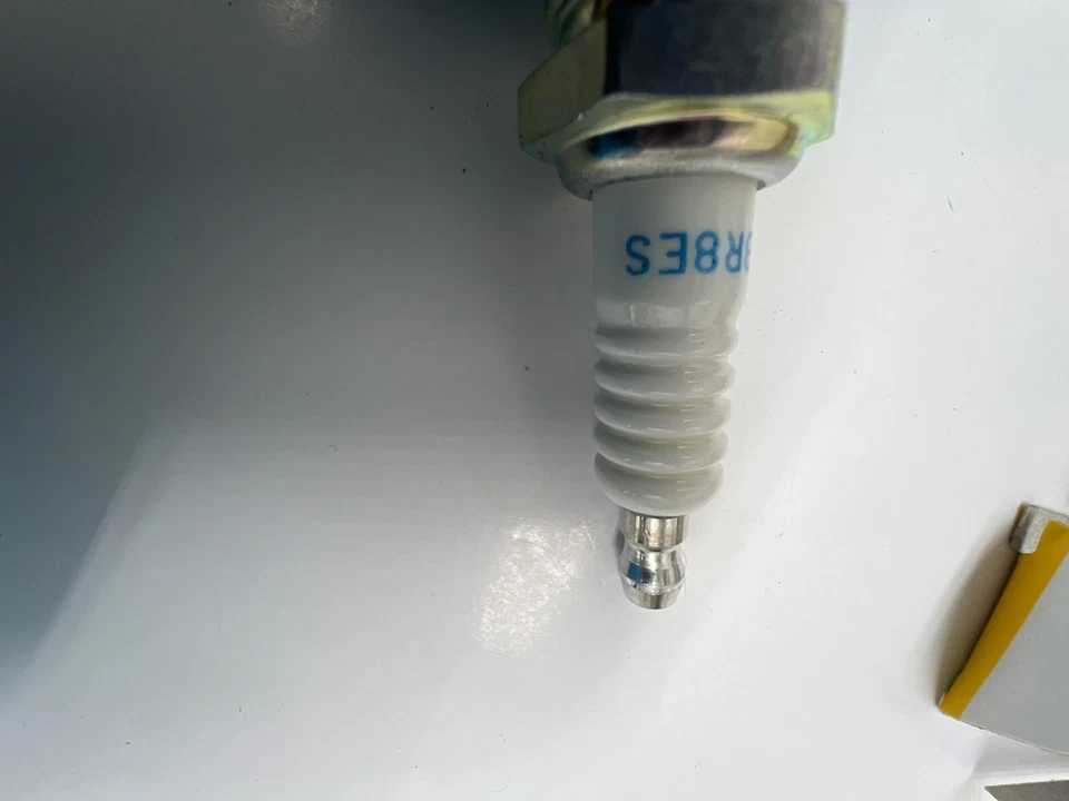 (QTY 4) NGK Spark Plug BR8ES 5422 for Kawasaki Kdx220R Husqvarna Cr250 Wr250 360 Foto 4 de 4