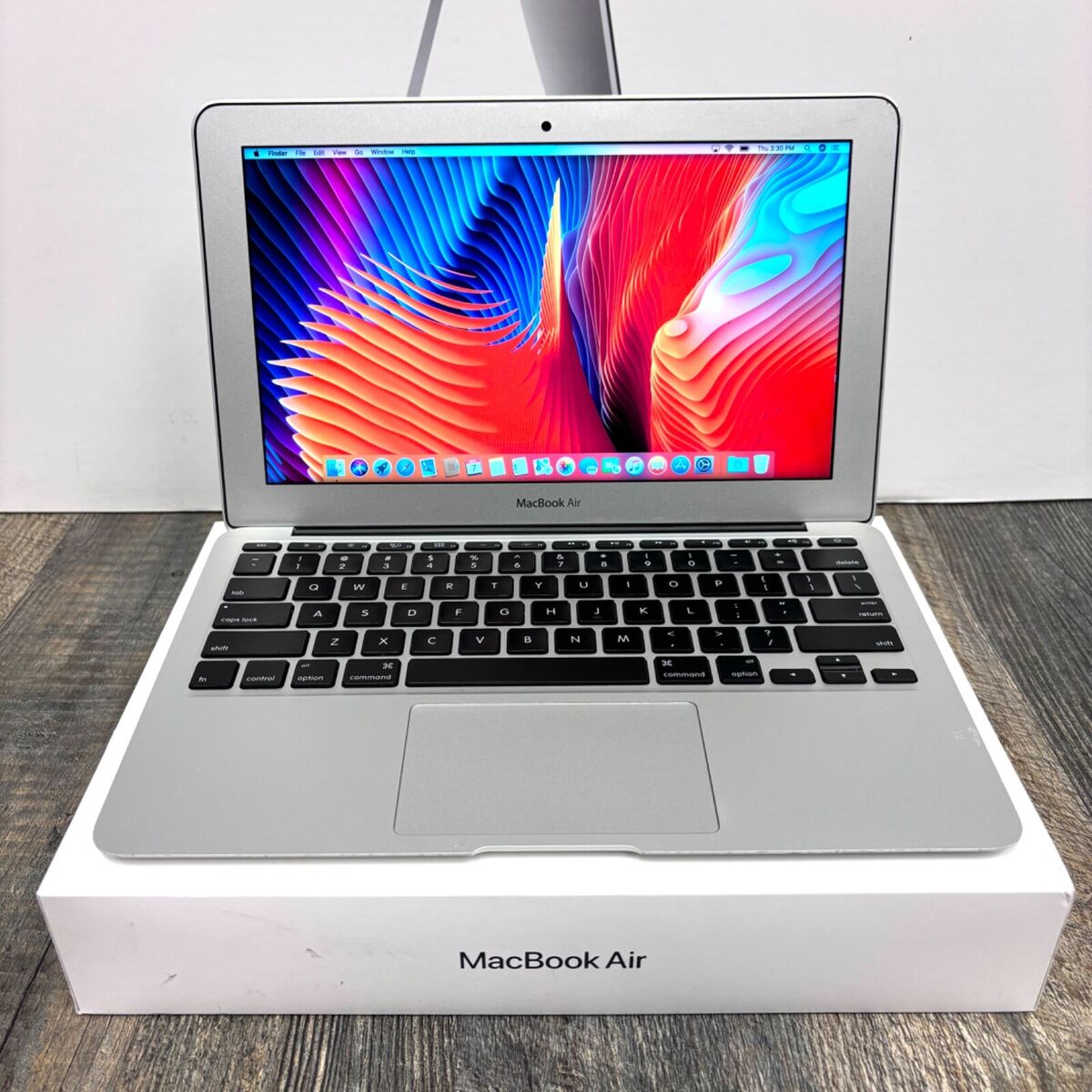 APPLE MACBOOK AIR 11 INCH LAPTOP i5 / 128GB SSD / 1 YEAR APPLE MACBOOK AIR 11 INCH LAPTOP i5 / 128GB SSD / 1 YEAR
