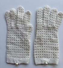 Vintage Ivory Knit Gloves Size Small Pearl Button Accents