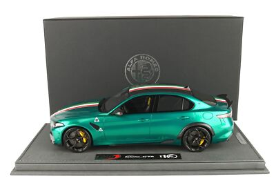 BBR Alfa Romeo Giulia GTA Green Montreal mit Display one of five - modelcars2...