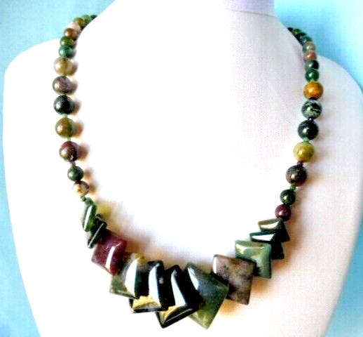 Collier en Jade Indienne de 46cm, collier ras de cou en pierre naturelle 200 Cts