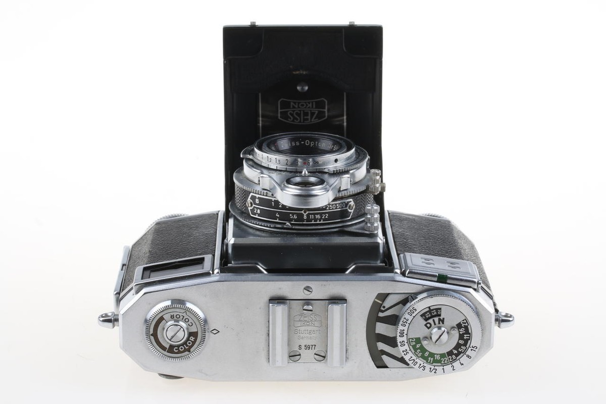 ZEISS IKON Contessa with Tessar 45mm f/2.8 - SNr: S5977