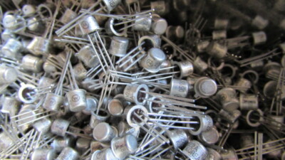 BUV22 BUV 22 Transistor Silicon Si-NPN 300V 40A 250W TO-3 Case New Old Stock NOS - Foto 4