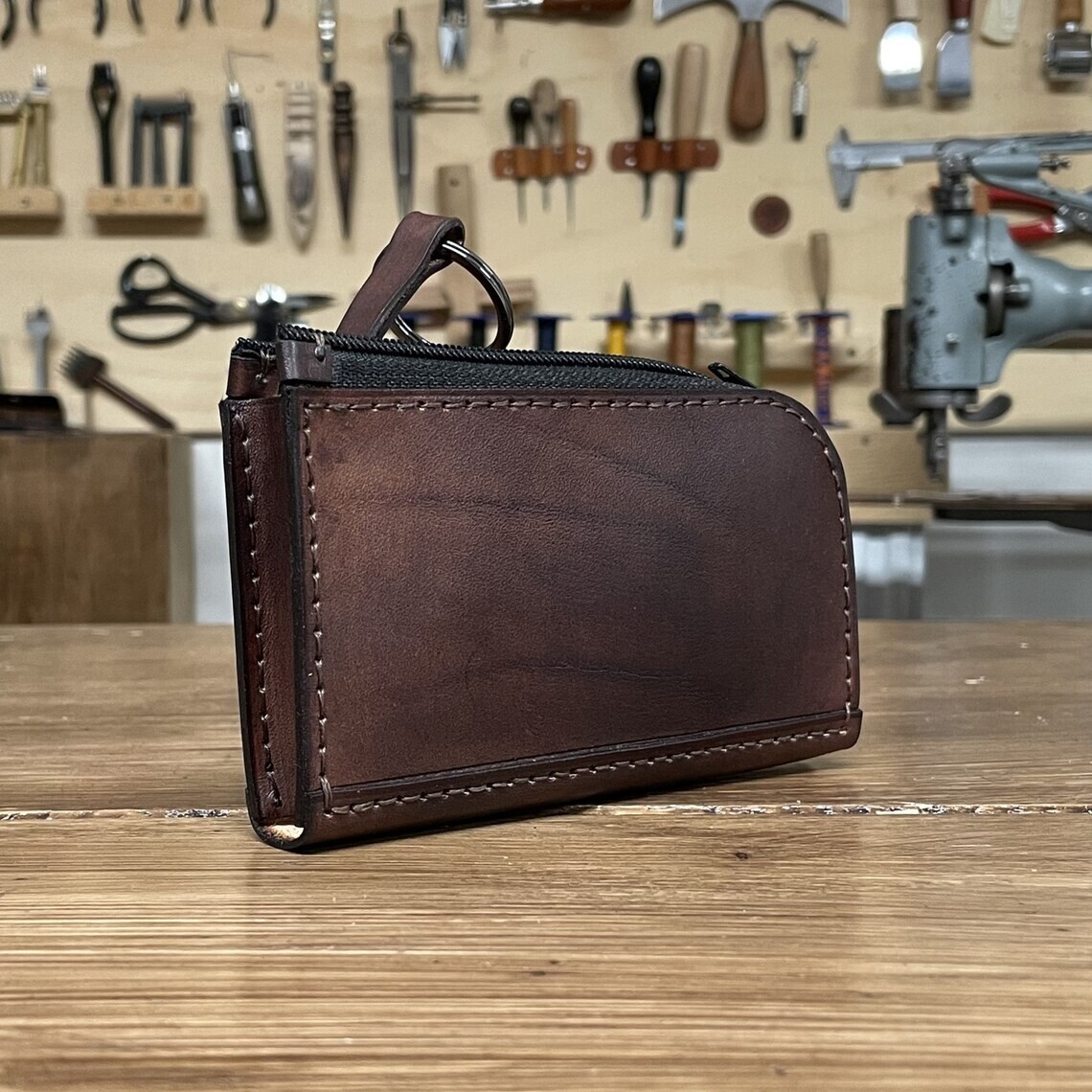 Portachiavi in pelle cucito a mano, Portachiavi in pelle chiuso