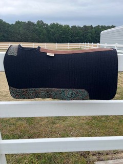 Lightly used 5 Star Equine The All Around Saddle Pad 3/4 30x30