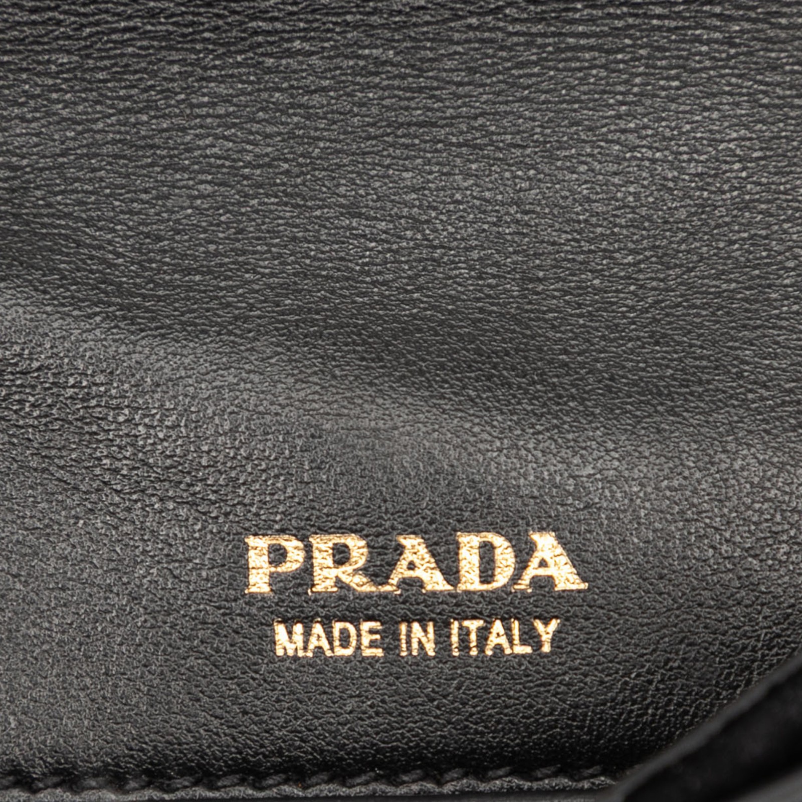 Authenticated Prada Impuntu Velluto Corsaire Cros… - image 5