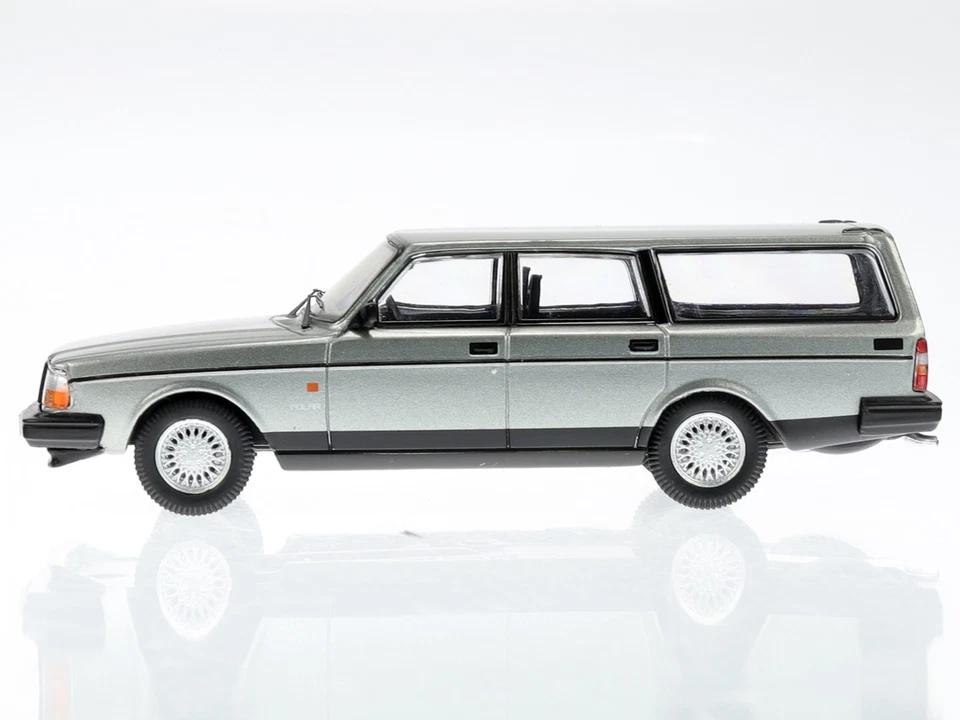 Volvo 240 Polar 1988 grey metallic diecast model car CLC404 IXO 1:43 - Image 2 of 4