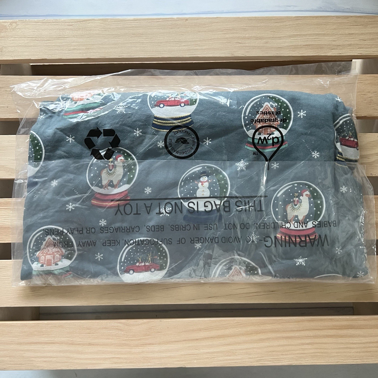 *NIB* Platinum Exclusive Kyte Baby 5T Long Sleeve Pajamas Set In Snow Globe Xmas