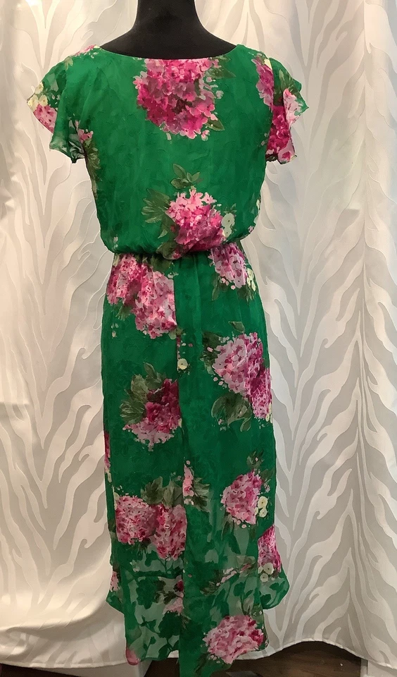 Vestido BCX Para Mujer Verde Floral Sobrepelliz Línea A Manga Acampanada Volantes Dobladillo Talla S Foto 3 de 4