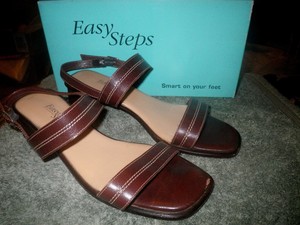 softee sandals