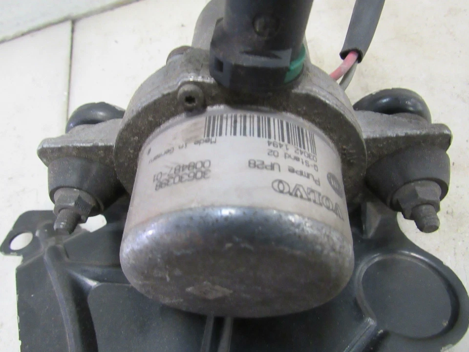 03 04 05 06 07 08 09 10 11 VOLVO XC90 - OEM - BRAKE- VACUUM PUMP 6 cyl30630398 - Image 4 of 4
