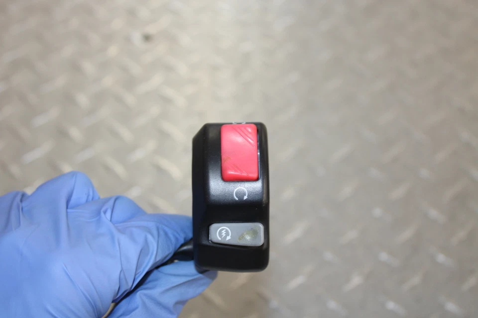 Yamaha YZF R1 2003 interruptor de barra de clip derecho 5PW-83975-00-00 Foto 2 de 4