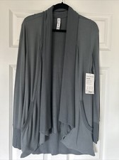 athleta pranayama wrap xs Nirvana Xs Comfort. Athleisure. Soft. Yoga.