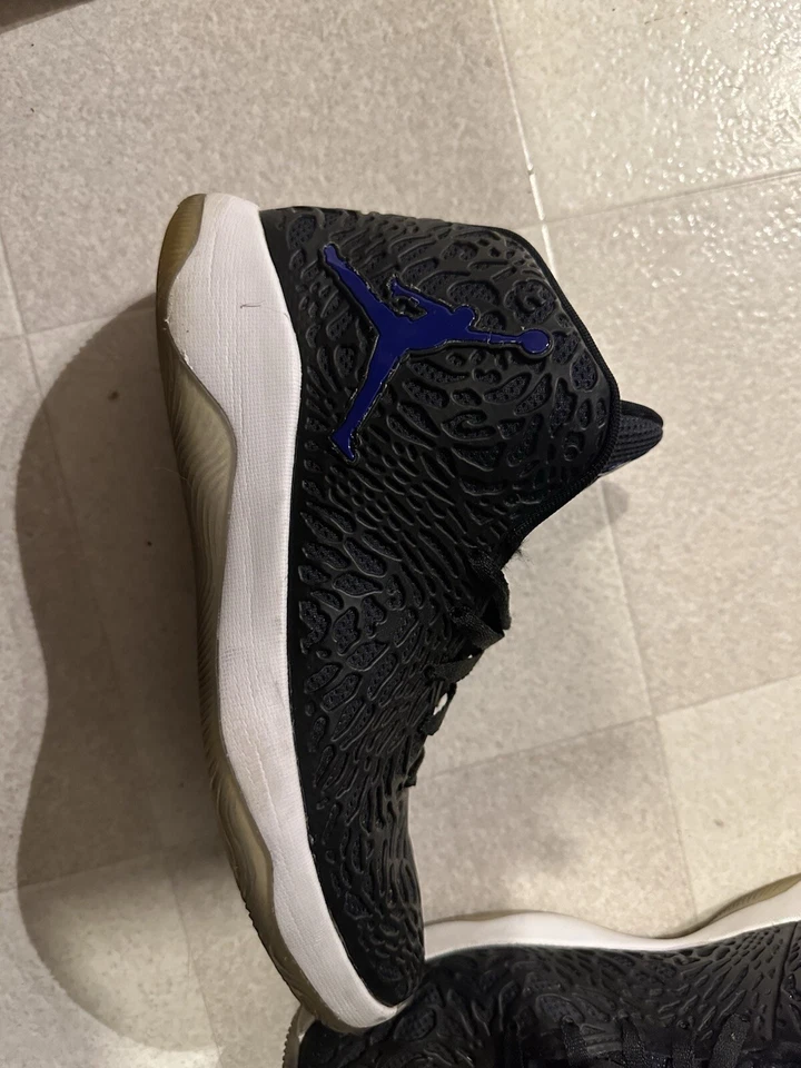 Talla 10.5 - Jordan Ultra Fly Space Jam Foto 2 de 4