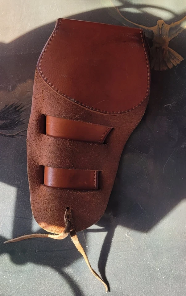 el paso saddlery Co. Funda de cuero marrón estampada Foto 2 de 4