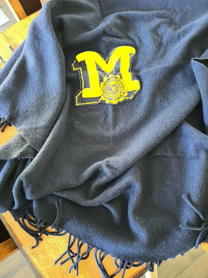 Manta Universitaria Estadio Lana Universidad de Michigan Años 60 De Colección 39x60 Foto 4 de 4