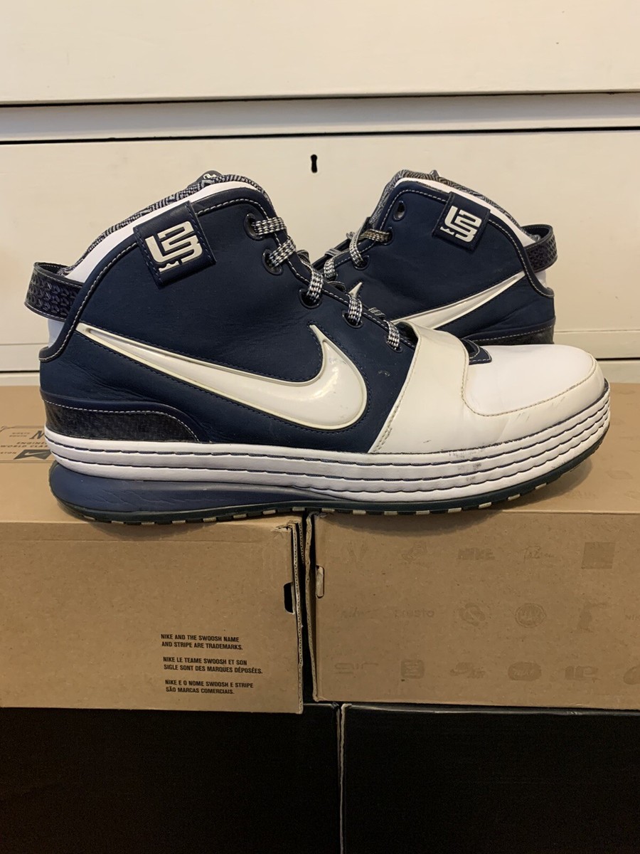 lebron yankees shoes