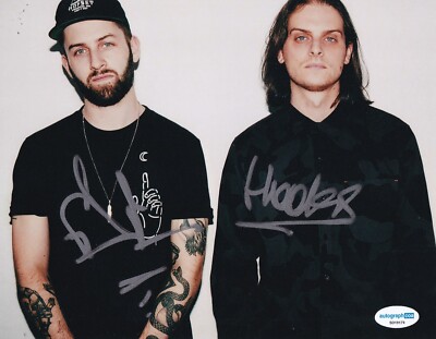 ZEDS DEAD signed (ALIVE) DJ HOOKS and DC MUSIC DJ 8X10 photo ACOA