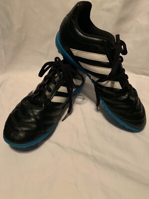 Botines de fútbol Adidas Traxion para hombre