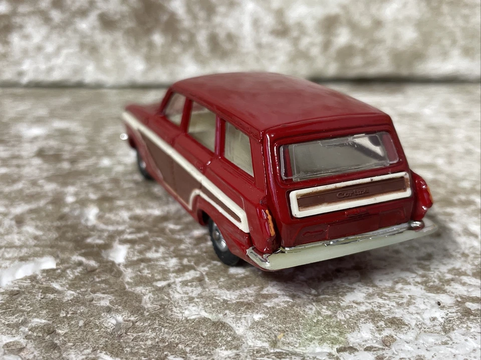 vintage Corgi 491 FORD CORTINA ESTATE WAGON RED Car Original LOOK HERE - Image 2 of 4
