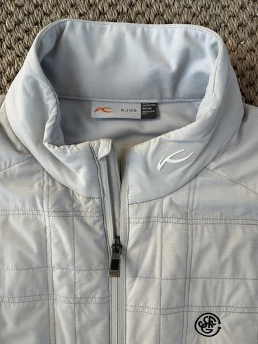 KJUS SFGC Rowan Insulated Vest Men’s Light Gray Full Zip Quilted Golf Size 50 image 4