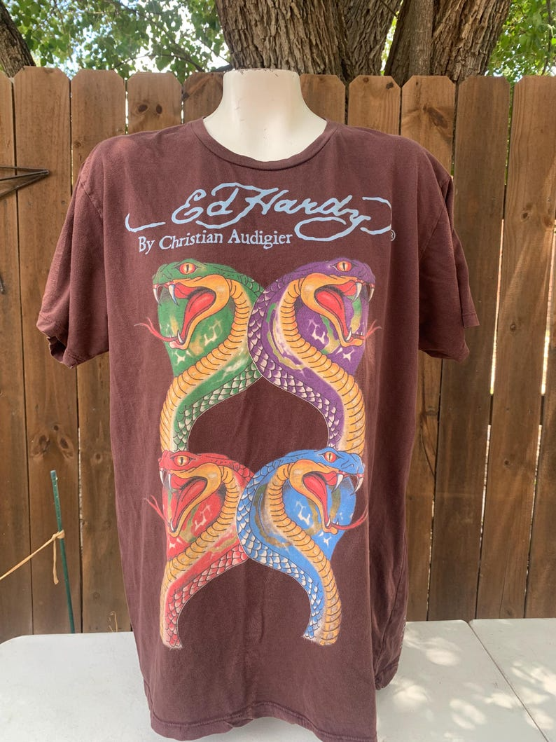 Y2K Vintage “Snakes” Ed Hardy men’s T-shirt size XL, Damaged T-shirt, Gothic