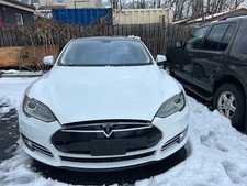 2014 Tesla Model S 78K miles UNLIMITED FREE SUPERCHARGER FOR LIFE P85