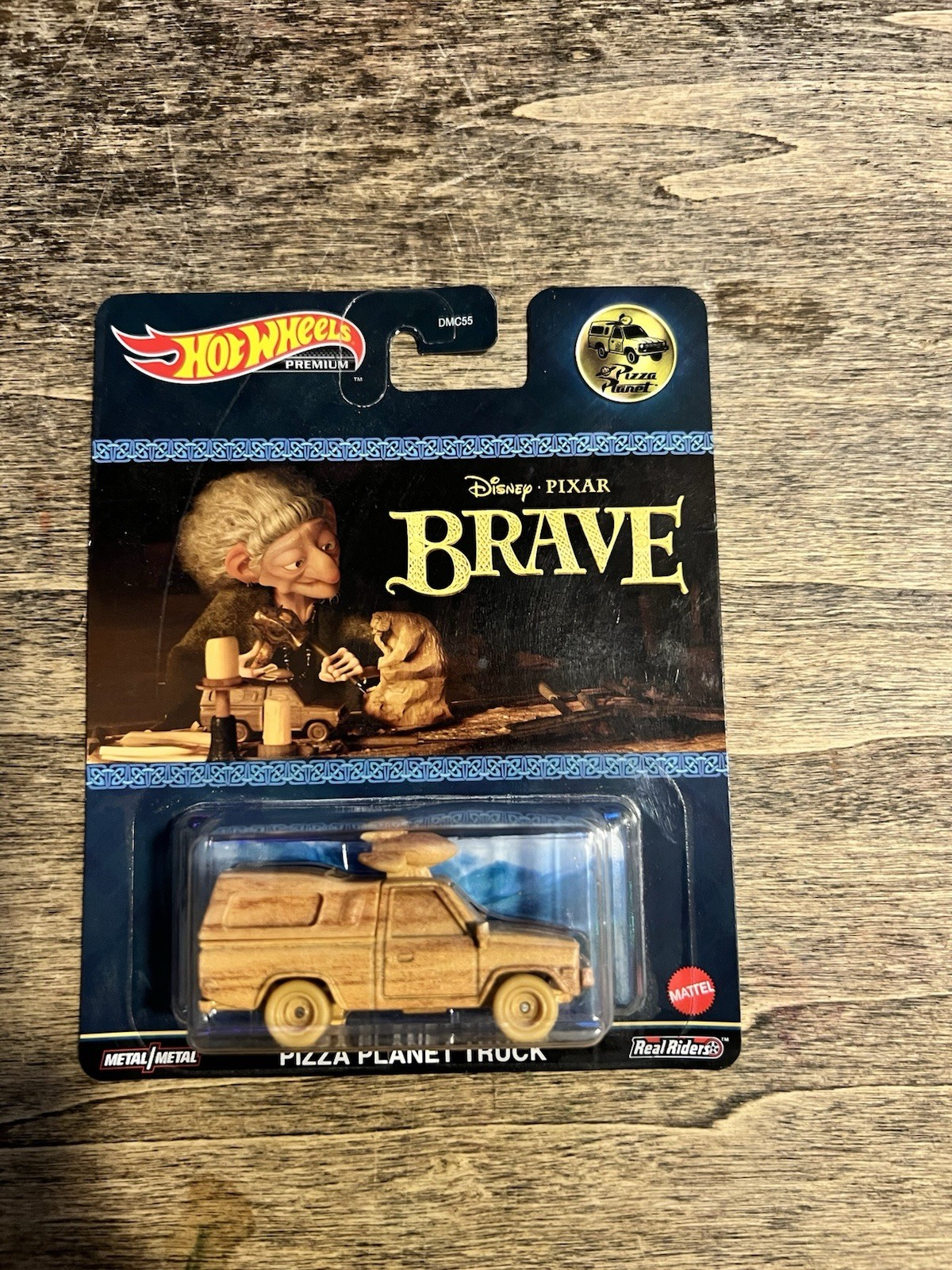 Hot Wheels Disney Pixar: Brave 1:64 Pizza Planet Truck - Brown (HDT49) (2021)