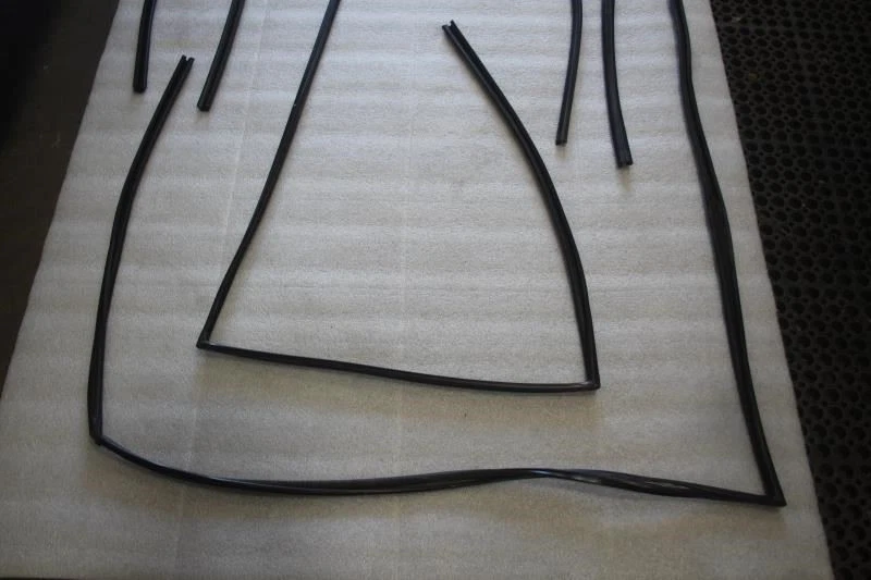 2003 2004 2005 2006 2007 2008 2009 LEXUS GX470 DOOR WINDOW SEAL WEATHERSTRIP SET - Image 3 of 4