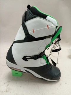 Northwave Mens Snowboard Boots UK 11 EU 44 Green Black White With Bag